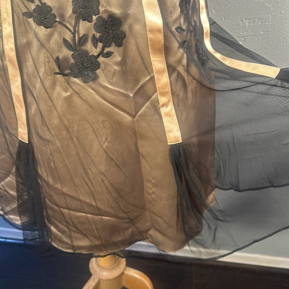 Classy Dress. Size 10 flowers are embroidered. - Picture 2 of 6